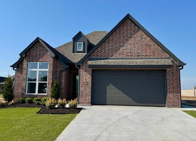 Property at 3610 W Laredo Pl, Broken Arrow, OK 74012, 2 beds, 2 baths