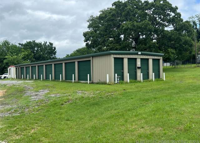 Property at 302 E Broadway, Ada, OK 74820