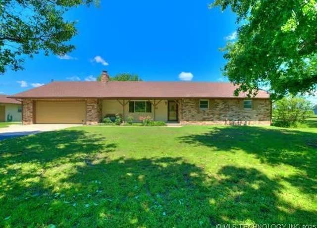 Property at 419907 E 1153 Rd, Checotah, OK 74426, 3 beds, 2 baths
