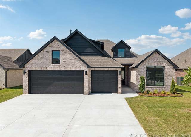 Property at 23253 E 106th Pl S, Broken Arrow, OK 74014, 4 beds, 2.5 baths