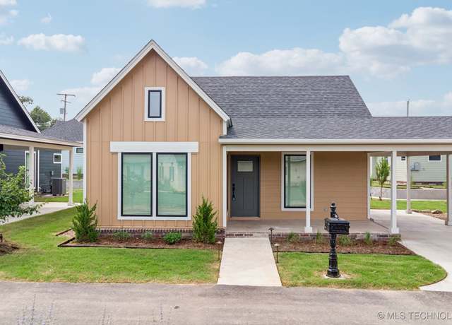 Property at 212 S Bluff St Unit B, Catoosa, OK 74015, 3 beds, 2 baths