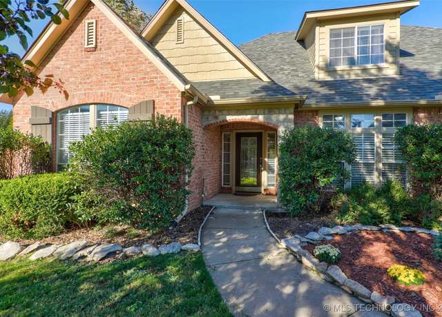 Property at 1016 S Cypress Ave, Broken Arrow, OK 74012, 5 beds, 3 baths