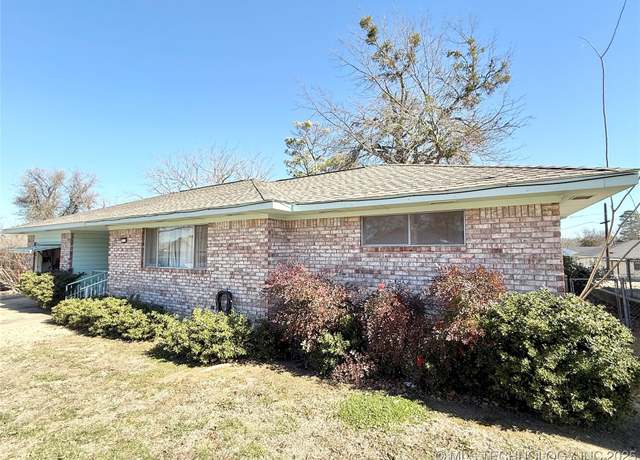 Property at 1712 Louise Dr, Mcalester, OK 74501, 2 beds, 1.5 baths