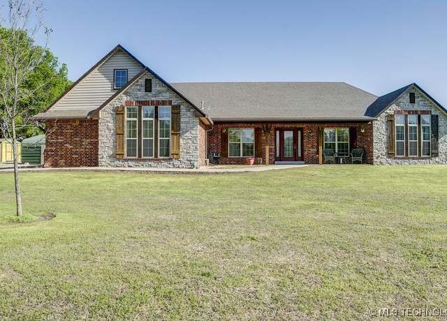 Property at 5495 E 475 Rd, Claremore, OK 74019, 4 beds, 2.5 baths