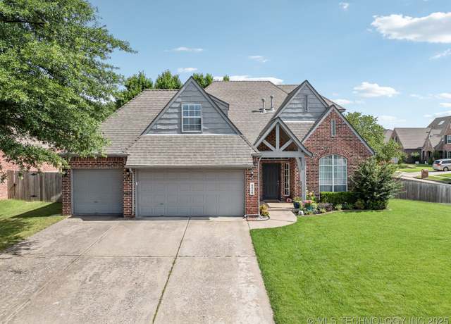 Property at 4516 W Hartford St, Broken Arrow, OK 74012, 4 beds, 2.5 baths