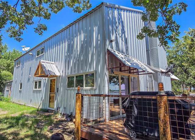 Property at 415160 E 1083 Rd, Checotah, OK 74426, 4 beds, 4.5 baths