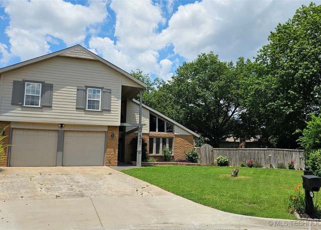 Property at 2406 N Boston Ave, Tulsa, OK 74106