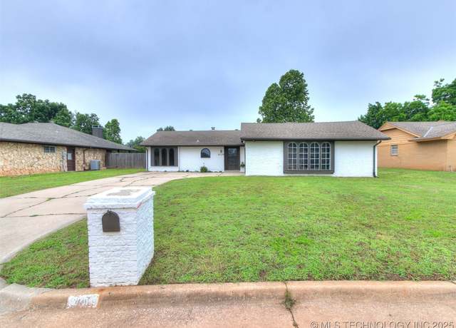 Property at 12413 Springwood Dr, Oklahoma City, OK 73120, 3 beds, 2 baths