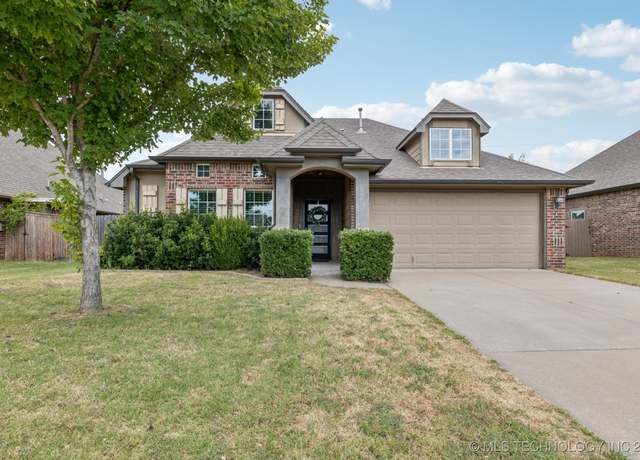 Property at 8731 E 136th St S, Bixby, OK 74008, 3 beds, 2 baths