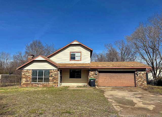 Property at 852 W Keetoowah St, Tahlequah, OK 74464, 3 beds, 2 baths