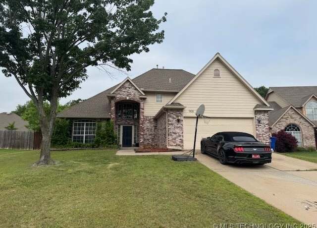 Property at 908 S Umbrella Cir, Broken Arrow, OK 74012, 4 beds, 2.5 baths