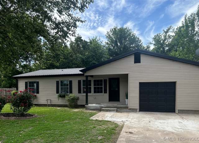 Property at 804 SE 7th St, Wagoner, OK 74467, 3 beds, 2 baths