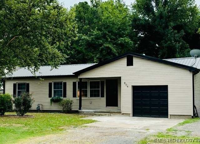 Property at 804 SE 7th St, Wagoner, OK 74467, 3 beds, 2 baths