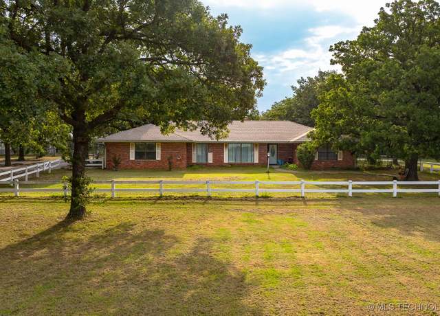 Property at 13086 State Highway 3w, Ada, OK 74820, 3 beds, 2.5 baths