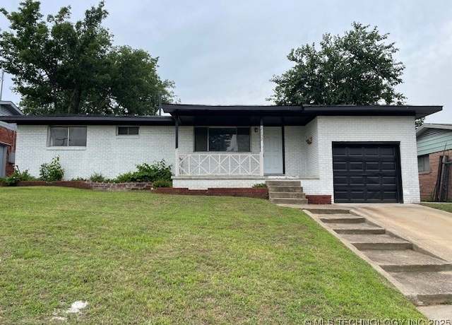 Property at 2132 S 76th EastPlace, Tulsa, OK 74129, 3 beds, 1.5 baths