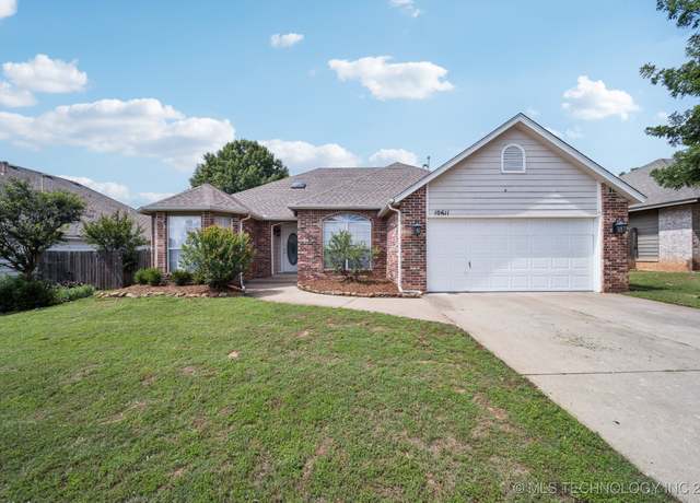 Property at 10611 E 114th St, Bixby, OK 74008, 3 beds, 2 baths
