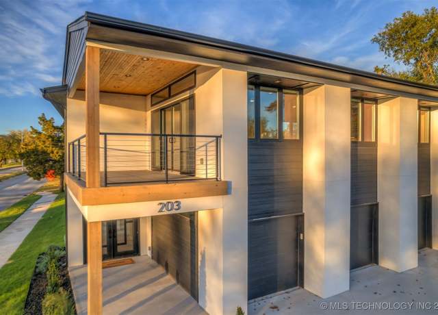 Property at 203 E 45th Ct, Tulsa, OK 74105, 4 beds, 4.5 baths