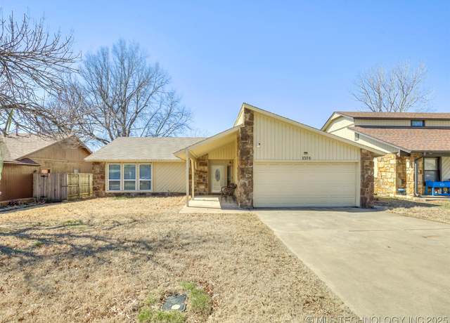 Property at 3370 S 141st East Ave, Tulsa, OK 74134, 3 beds, 2 baths