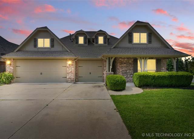 Property at 15804 E 91st St N, Owasso, OK 74055, 4 beds, 2 baths