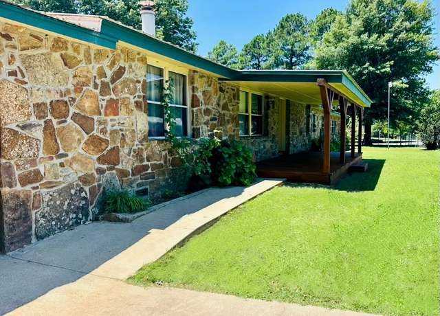 Property at 417614 E 1123 Rd, Checotah, OK 74426, 4 beds, 2 baths