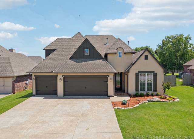 Property at 16210 E 49th St, Tulsa, OK 74134, 5 beds, 4 baths