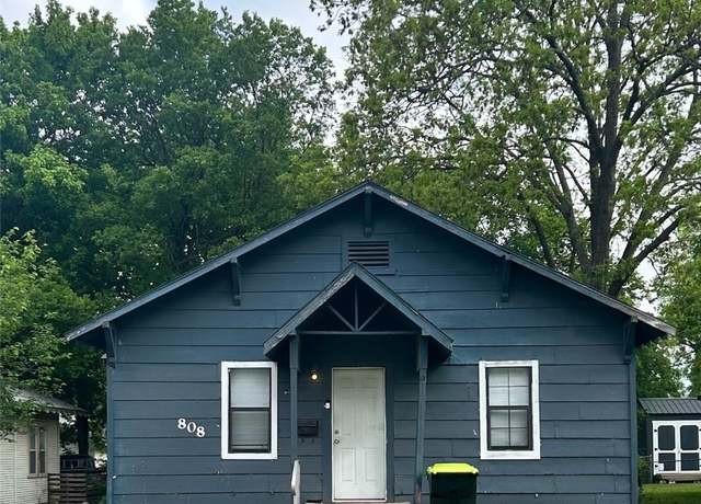 Property at 808 E 14 St, Ada, OK 74820, 3 beds, 1 bath