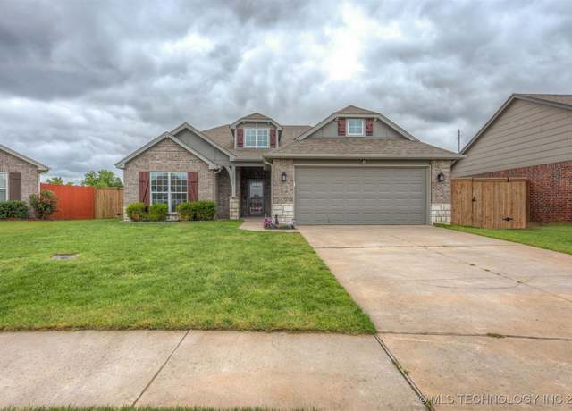 Property at 13010 E 122nd Pl, Collinsville, OK 74021, 4 beds, 2 baths