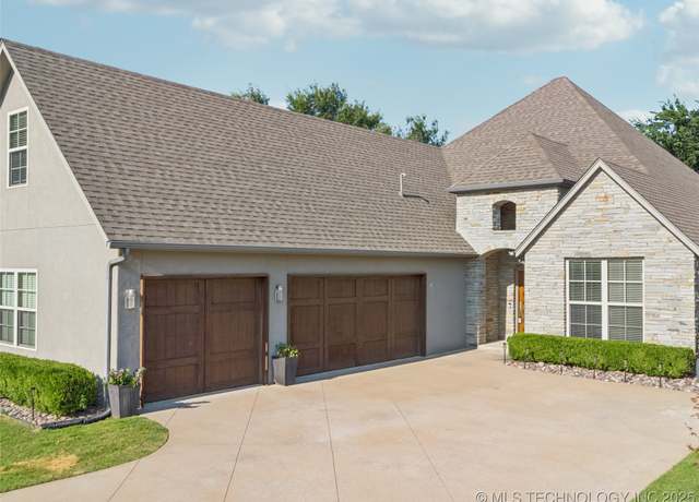 Property at 11427 S Ash St, Jenks, OK 74037, 4 beds, 3 baths