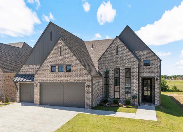 Property at 2601 W Twin Oaks St, Broken Arrow, OK 74012, 3 beds, 2.5 baths