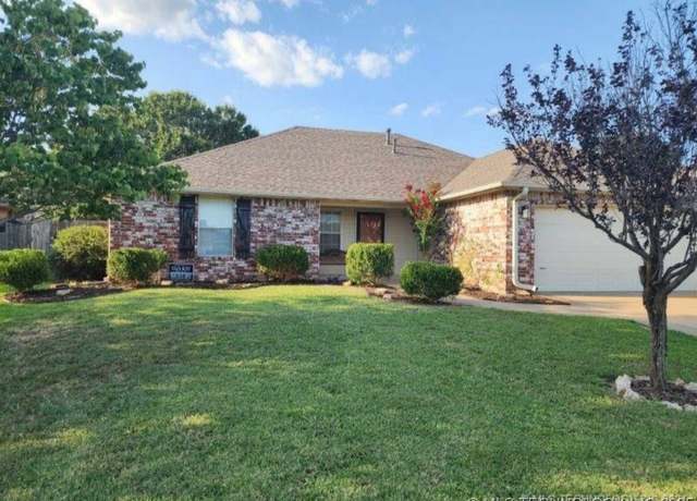 Property at 10911 E 118th Ct, Collinsville, OK 74021, 4 beds, 2 baths