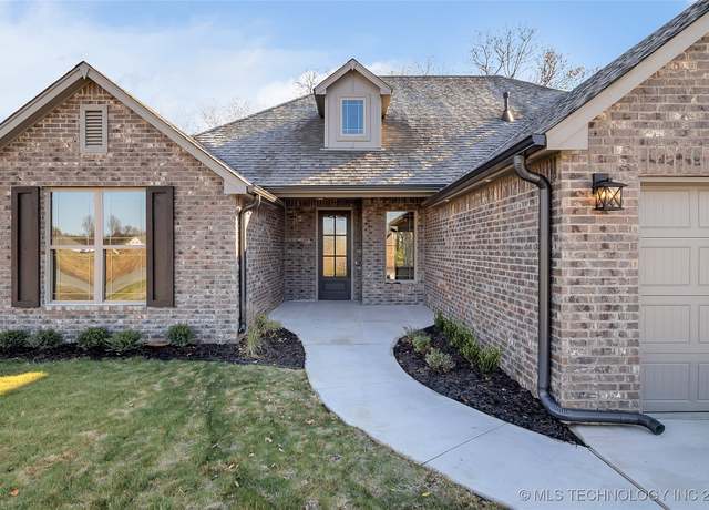 Property at 10570 Cross Oaks Dr, Skiatook, OK 74070, 4 beds, 2.5 baths