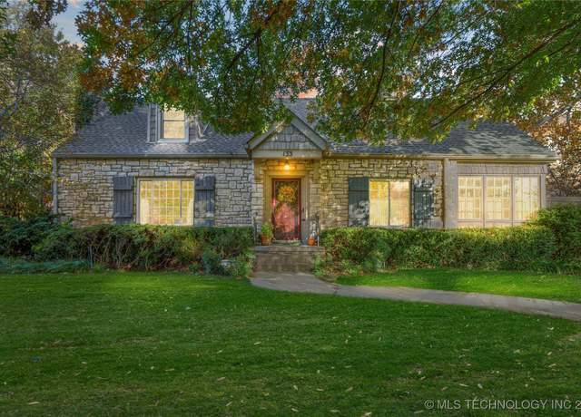 Property at 133 E 26th Pl, Tulsa, OK 74114, 4 beds, 4.5 baths