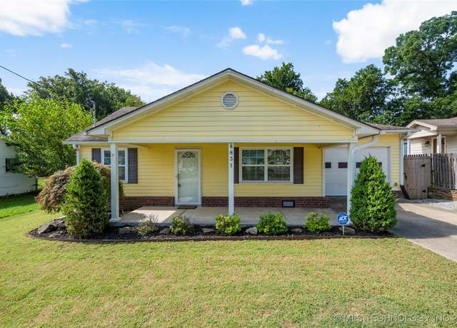 Property at 831 E Elgin Pl, Broken Arrow, OK 74012, 2 beds, 2 baths