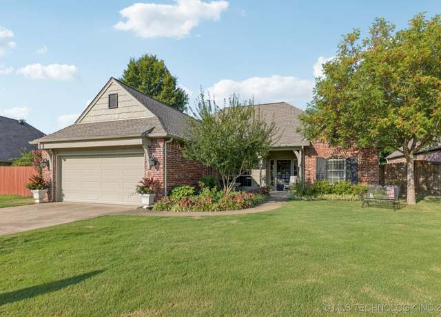 Property at 1502 W 117th St S, Jenks, OK 74037, 3 beds, 2 baths