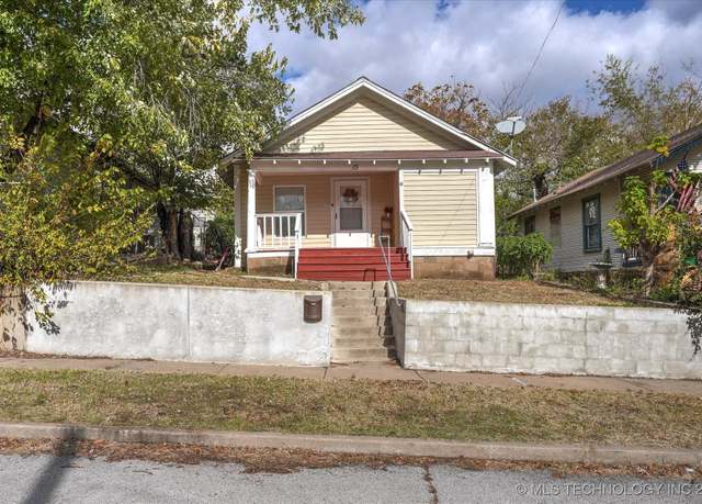 Property at 15 W 5th St, Sand Springs, OK 74063, 2 beds, 1 bath