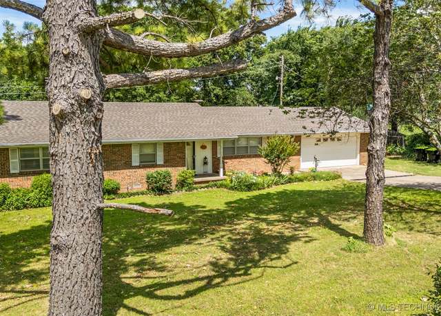 Property at 3811 Broadway Ct, Ada, OK 74820, 3 beds, 2 baths