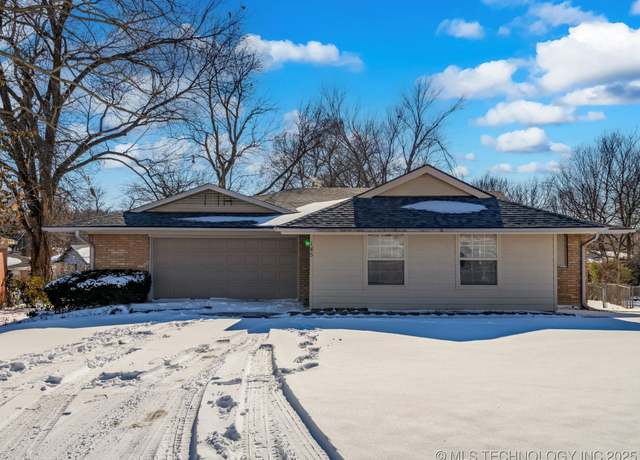 Property at 145 SE Fleetwood Pl, Bartlesville, OK 74006, 4 beds, 2 baths