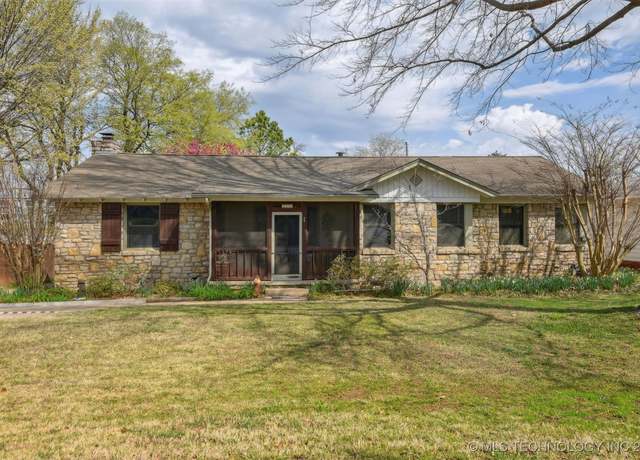 Property at 2729 E 22nd St, Tulsa, OK 74114, 3 beds, 2.5 baths