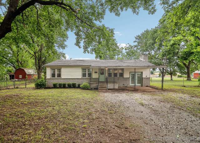 Property at 200 N Grant St, Bixby, OK 74008, 3 beds, 1 bath