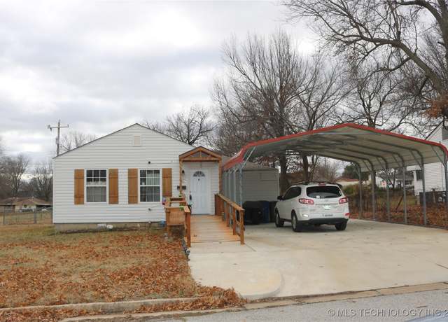 Property at 5510 E 4th Ter, Tulsa, OK 74112, 3 beds, 2 baths