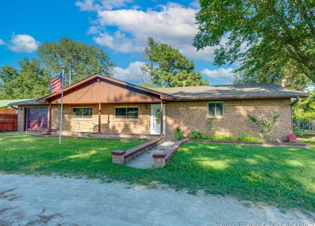 Property at 11958 County Road 3568, Ada, OK 74820, 2 beds, 1.5 baths