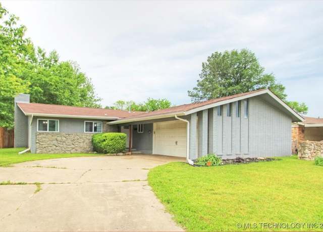Property at 1711 S 106th East Ave, Tulsa, OK 74128, 3 beds, 2 baths