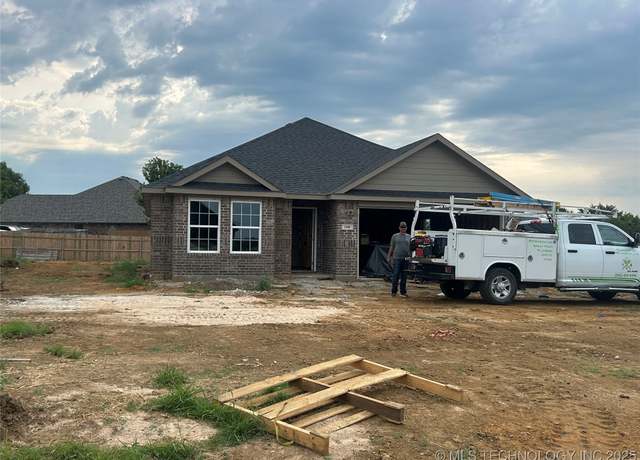 Property at 3240 Seabiscuit, Durant, OK 74701, 3 beds, 2 baths