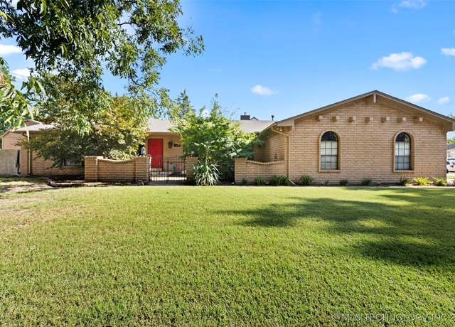 Property at 1400 W Quinton St, Broken Arrow, OK 74011, 3 beds, 2 baths