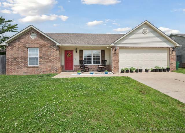 Property at 8661 S 264th East Ave, Broken Arrow, OK 74014, 3 beds, 2 baths