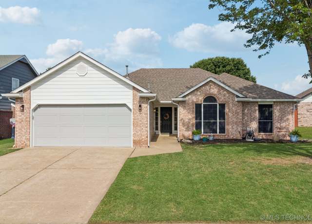 Property at 11703 N 112th EastAvenue, Collinsville, OK 74021, 3 beds, 2 baths