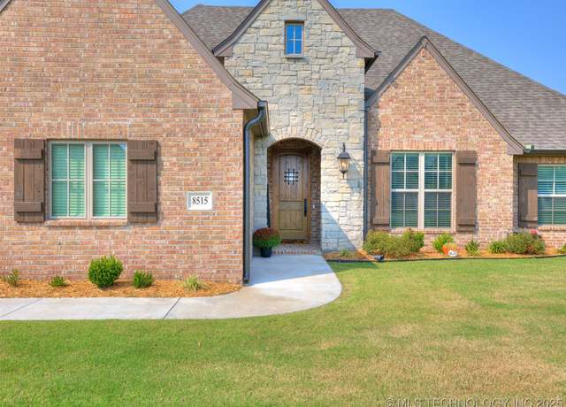 Property at 8515 E 107th St N, Owasso, OK 74055, 4 beds, 2.5 baths