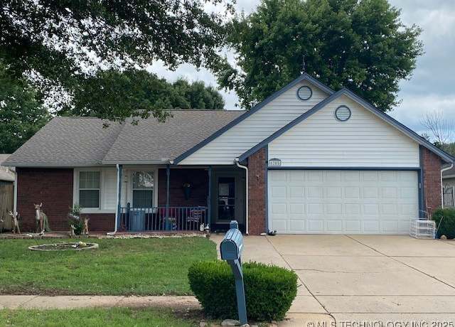 Property at 6205 S Elm Ave, Broken Arrow, OK 74011, 3 beds, 2 baths