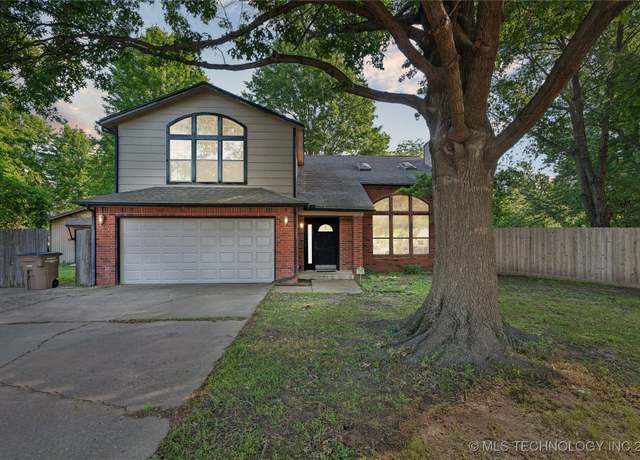 Property at 10511 S 83rd Cir, Tulsa, OK 74133, 5 beds, 2.5 baths