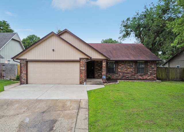 Property at 3001 W Atlanta Ct, Broken Arrow, OK 74012, 3 beds, 2 baths